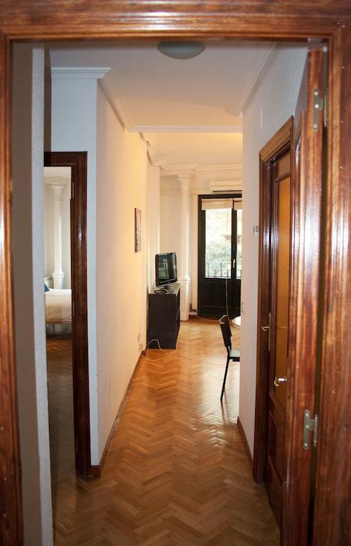 Gran Via Sol Apartamentos Madri Quarto foto